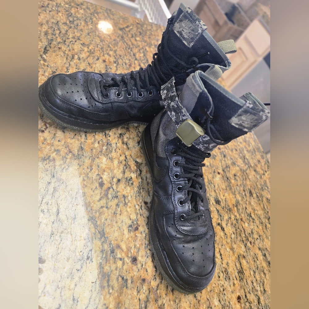 Nike SF Air Force 1 High : Camo Black Olive